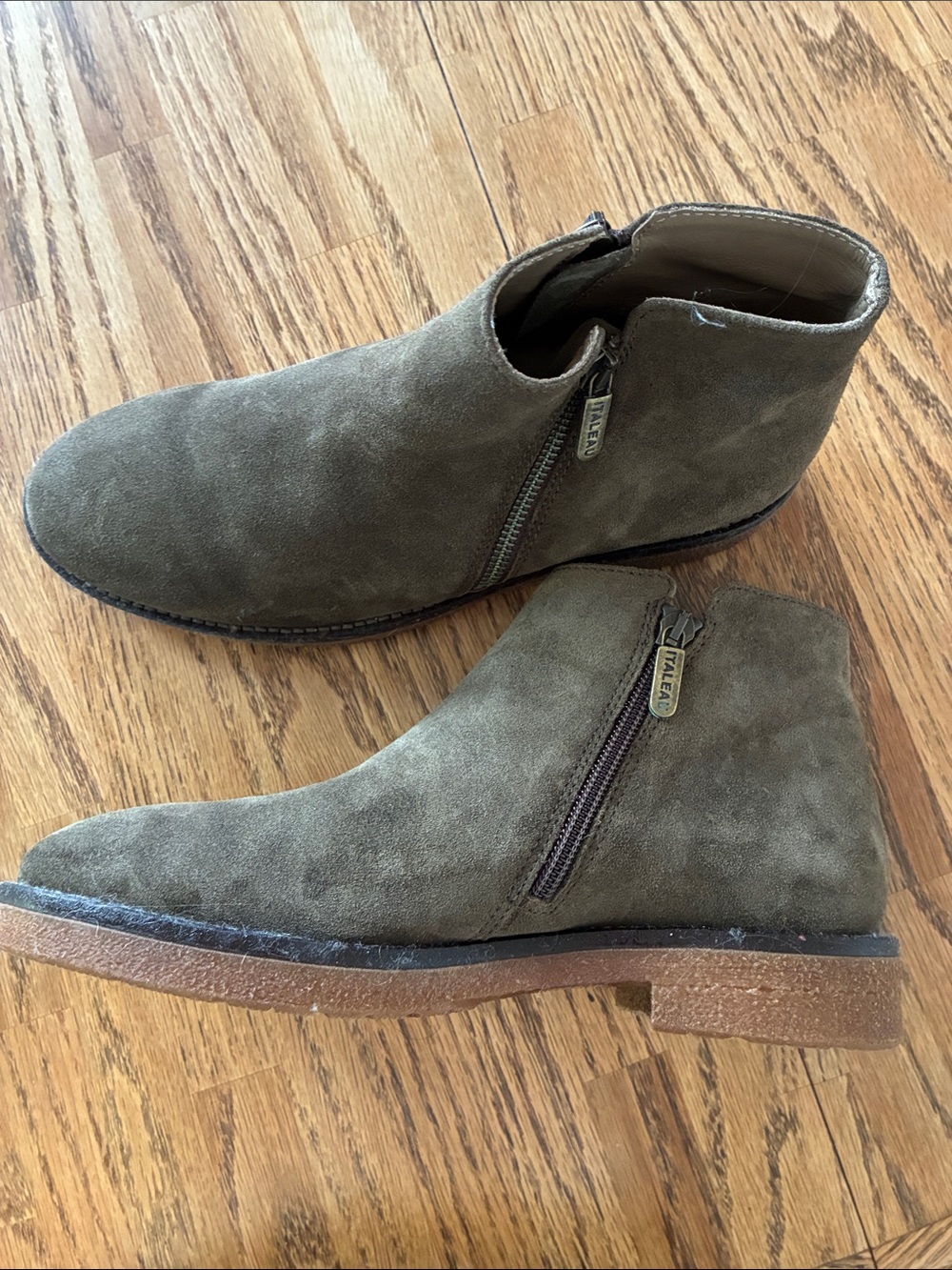 Woman’s Suede Side-Zip waterproof Ankle Boots - Moss Green Hand made in Italy